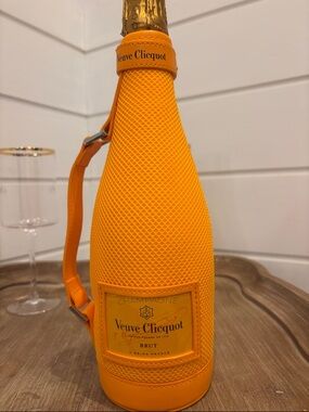 Veuve Clicquot Orange Insulated Champagne Bottle Carrier. Never used.